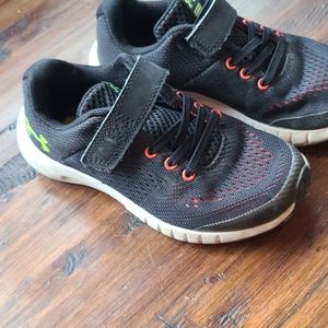 GUC Toddler Boys Under Armour sneakers